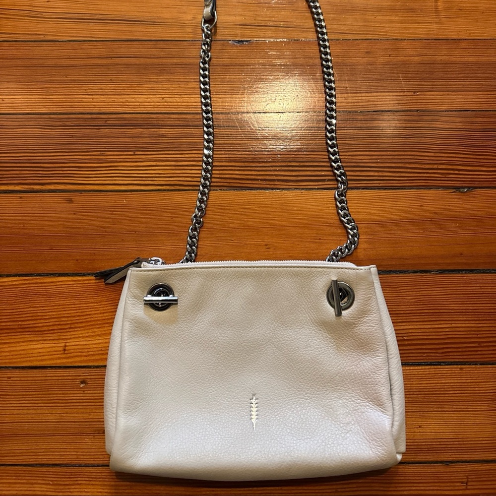 Women’s Thacker Leather with Silver Chain Crossbody beige EUC